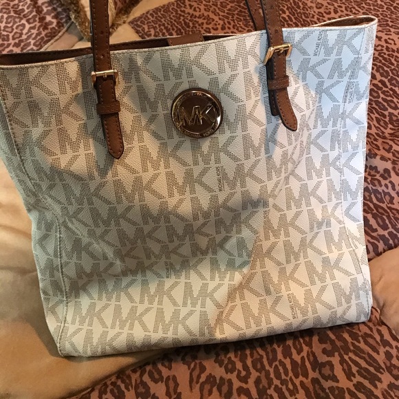 Michael Kors Handbags - Michael Kors tote